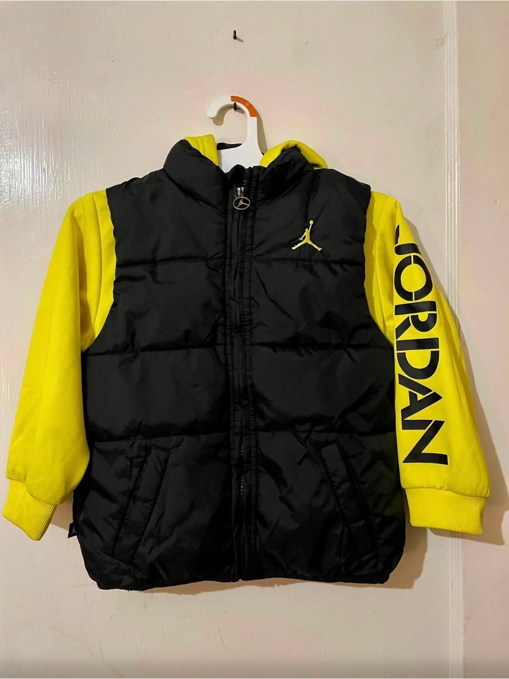Jordan Kids Black & Yellow Hooded Puffer Jacket Size 6